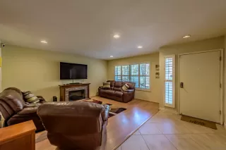 Photo #3: 240003892 Listing 