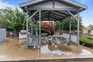 Photo #3: 240003900 Listing