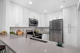 Photo #6: 240003938 Listing