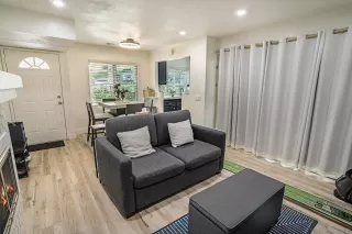 Photo #2: 240003946 Listing