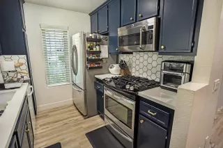 Photo #3: 240003946 Listing