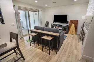 Photo #4: 240003946 Listing