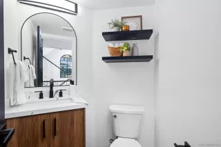 Photo #4: 240003980 Listing