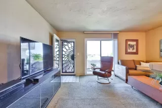 Photo #5: 240003989 Listing 