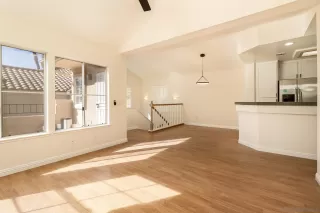 Photo #4: 240003995 Listing