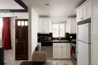 Photo #1: 240004031 Listing