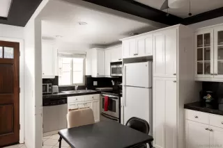 Photo #3: 240004031 Listing