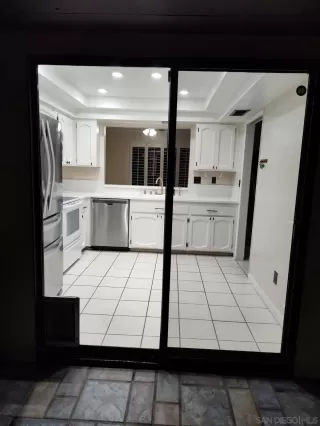 Photo #2: 240004048 Listing