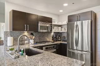 Photo #5: 240004083 Listing