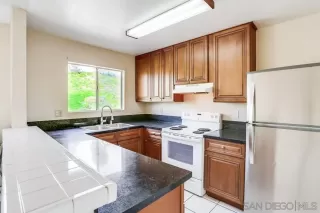 Photo #2: 240004104 Listing