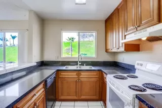 Photo #3: 240004104 Listing