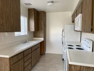 Photo #2: 240004183 Listing