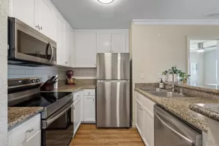 Photo #3: 240004203 Listing 