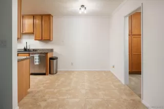 Photo #5: 240004276 Listing