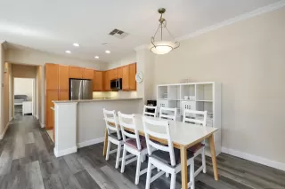 Photo #5: 240004290 Listing