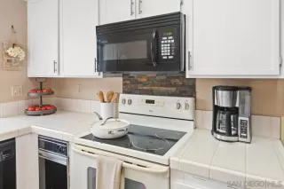 Photo #6: 240004342 Listing