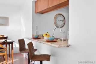 Photo #5: 240004393 Listing