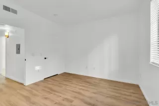 Photo #6: 240004443 Listing