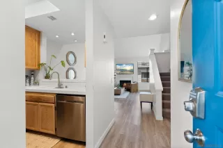 Photo #2: 240004465 Listing 