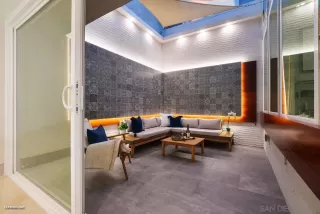 Photo #3: 240004483 Listing