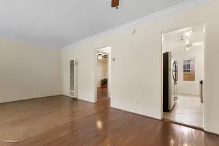 Photo #6: 240004497 Listing