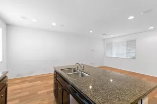 Photo #6: 240004544 Listing