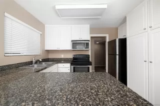 Photo #2: 240004558 Listing