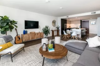 Photo #5: 240004560 Listing