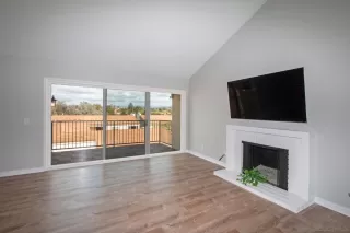 Photo #4: 240004585 Listing 