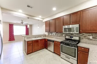 Photo #6: 240004601 Listing