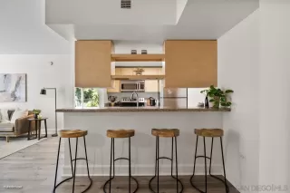 Photo #5: 240004639 Listing