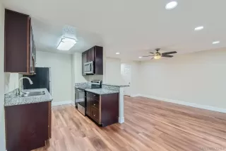 Photo #3: 240004650 Listing 