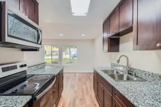 Photo #5: 240004650 Listing 