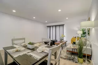 Photo #5: 240004652 Listing