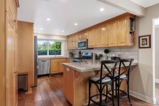 Photo #5: 240004684 Listing 