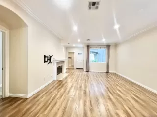 Photo #2: 240004739 Listing