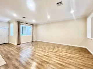 Photo #3: 240004739 Listing