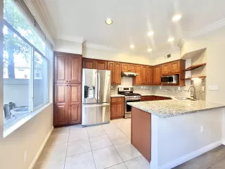 Photo #5: 240004739 Listing