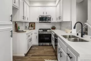 Photo #4: 240004759 Listing