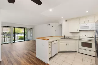 Photo #1: 240004772 Listing