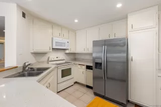 Photo #4: 240004772 Listing