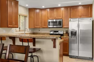 Photo #5: 240004799 Listing