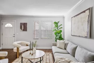 Photo #5: 240004855 Listing 