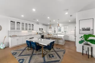 Photo #3: 240004863 Listing