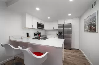 Photo #1: 240004869 Listing