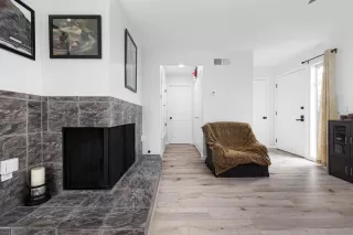 Photo #5: 240004869 Listing