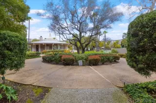 Photo #3: 240004876 Listing