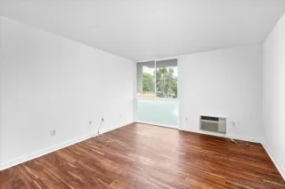 Photo #5: 240004876 Listing