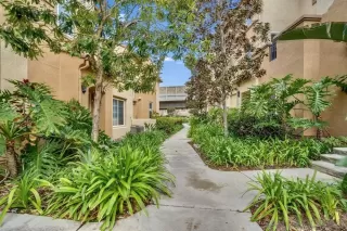 Photo #2: 240004880 Listing 