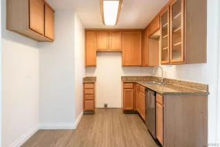 Photo #2: 240004915 Listing 